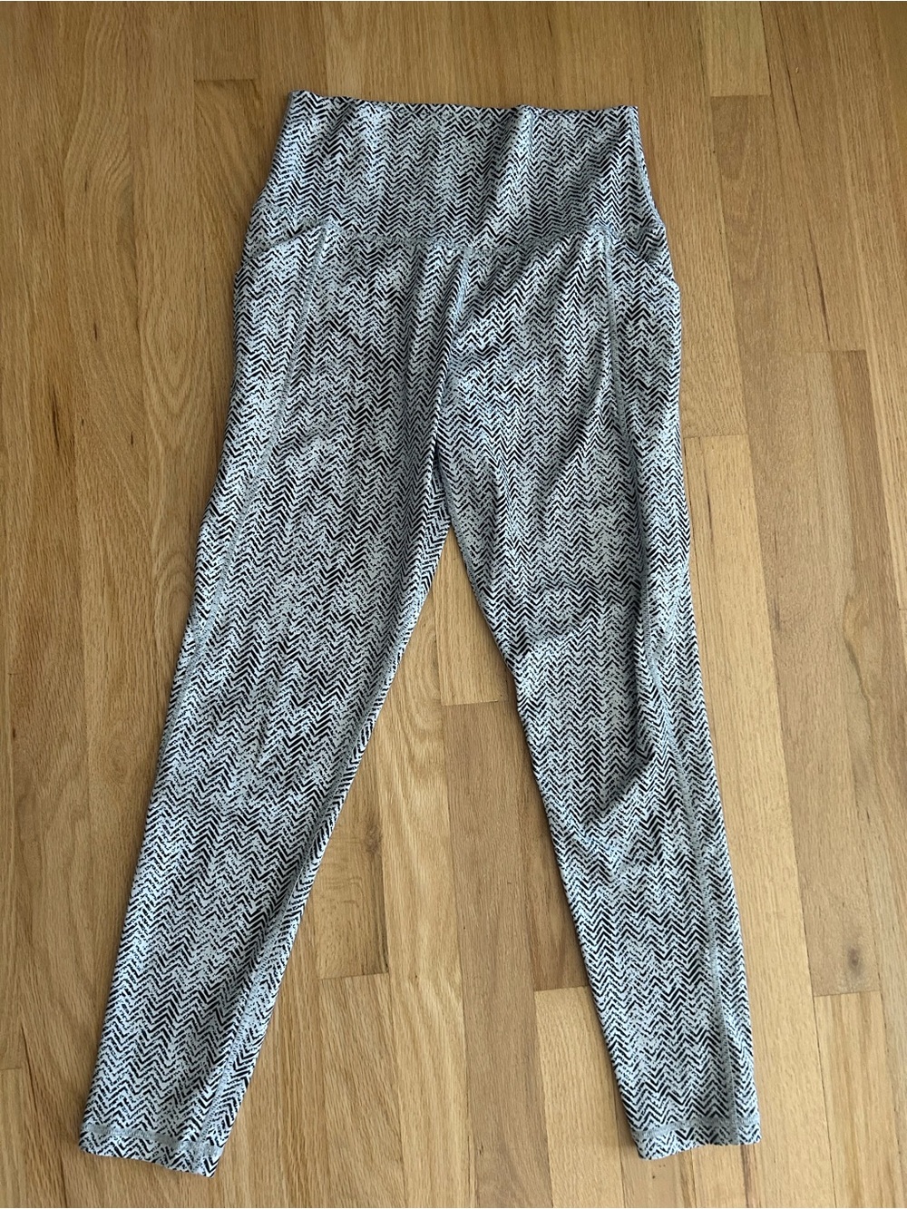 Senita Athletics: Seamless Herringbone Leggings medium pockets size medium